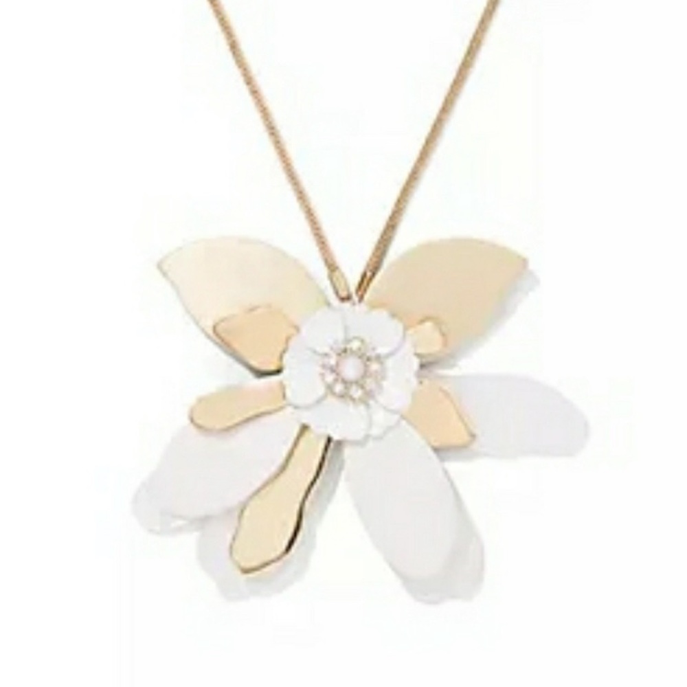 NY&CO flower pendant necklace